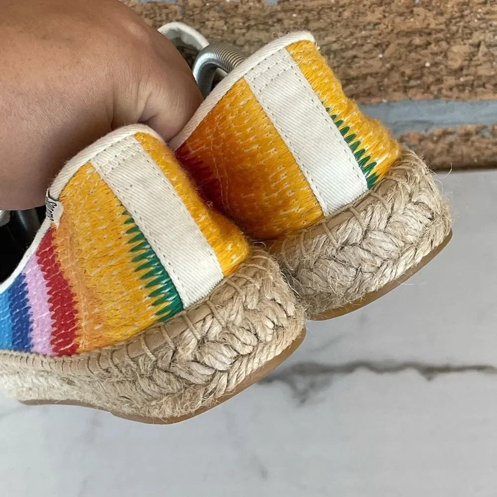 Soludos Embroidered rainbow shoes 9.5 - Picture 4 of 7